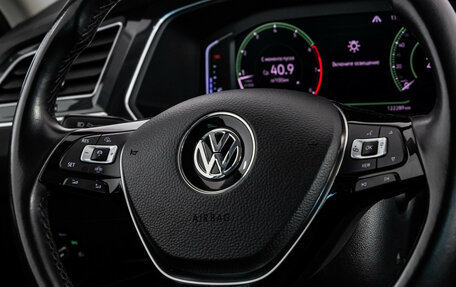 Volkswagen Tiguan II, 2018 год, 2 499 000 рублей, 15 фотография