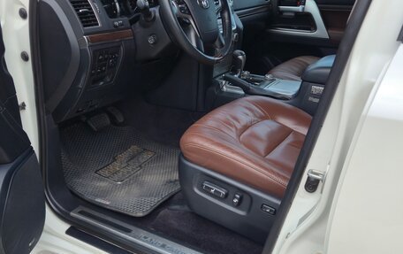 Toyota Land Cruiser 200, 2016 год, 7 050 000 рублей, 12 фотография