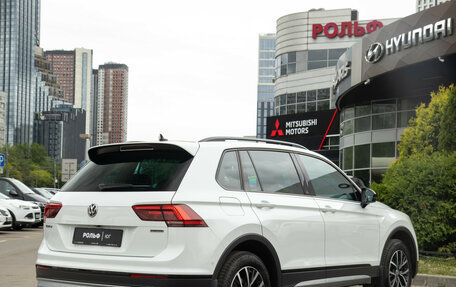 Volkswagen Tiguan II, 2019 год, 2 598 000 рублей, 4 фотография