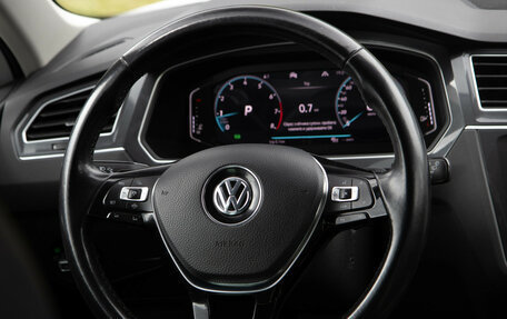 Volkswagen Tiguan II, 2019 год, 2 598 000 рублей, 13 фотография