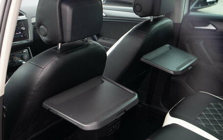 Volkswagen Tiguan II, 2019 год, 2 598 000 рублей, 18 фотография