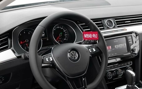 Volkswagen Passat B8 рестайлинг, 2015 год, 1 999 000 рублей, 11 фотография