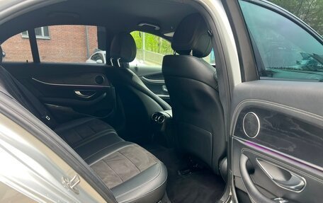 Mercedes-Benz E-Класс, 2020 год, 2 100 000 рублей, 9 фотография