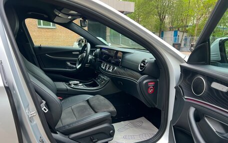 Mercedes-Benz E-Класс, 2020 год, 2 100 000 рублей, 8 фотография