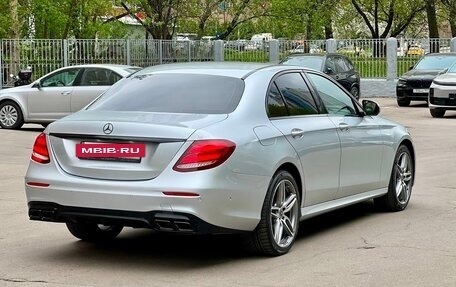 Mercedes-Benz E-Класс, 2020 год, 2 100 000 рублей, 13 фотография