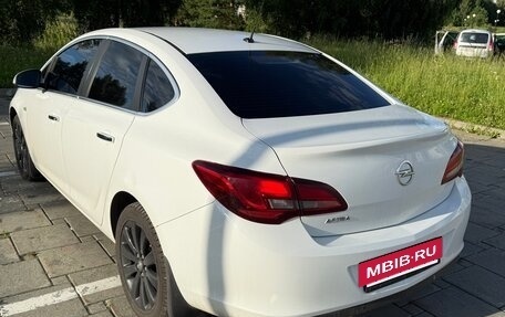 Opel Astra J, 2013 год, 670 000 рублей, 5 фотография