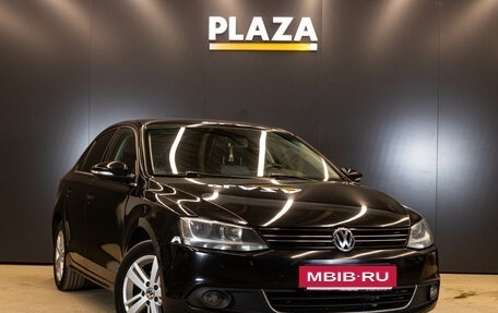 Volkswagen Jetta VI, 2013 год, 1 109 000 рублей, 2 фотография