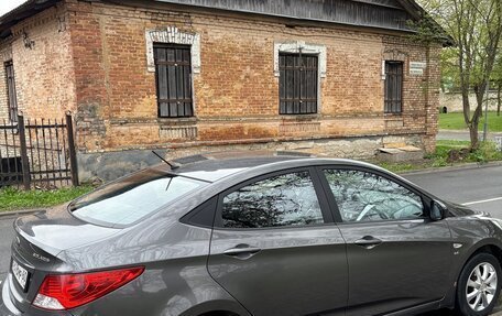 Hyundai Solaris II рестайлинг, 2011 год, 850 000 рублей, 3 фотография