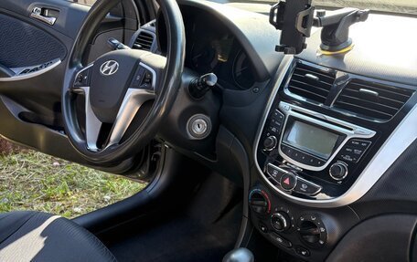 Hyundai Solaris II рестайлинг, 2011 год, 850 000 рублей, 9 фотография