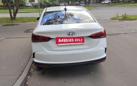 Hyundai Solaris II рестайлинг, 2017 год, 65 000 рублей, 3 фотография