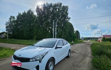 KIA Rio IV, 2021 год, 935 000 рублей, 2 фотография