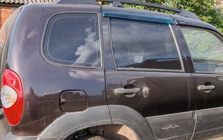 Chevrolet Niva I рестайлинг, 2011 год, 500 000 рублей, 2 фотография