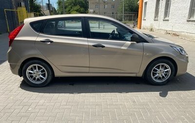Hyundai Solaris II рестайлинг, 2012 год, 800 000 рублей, 1 фотография