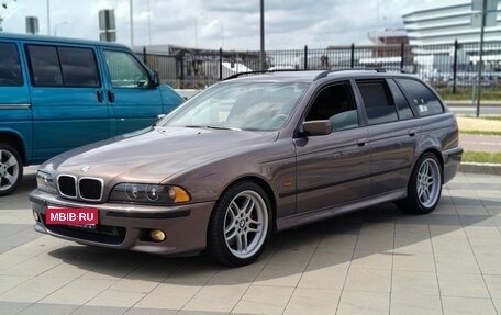 BMW 5 серия, 2000 год, 1 300 000 рублей, 1 фотография