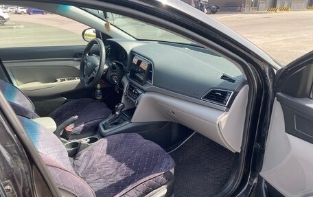 Hyundai Elantra VI рестайлинг, 2018 год, 1 300 000 рублей, 2 фотография