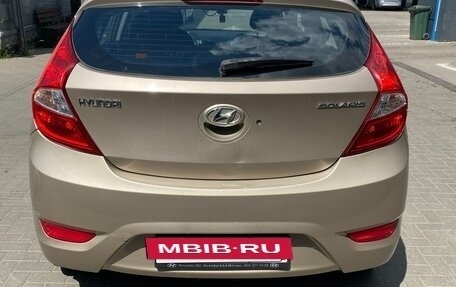 Hyundai Solaris II рестайлинг, 2012 год, 800 000 рублей, 4 фотография