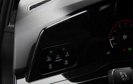 Volkswagen Golf VIII, 2020 год, 2 548 000 рублей, 18 фотография