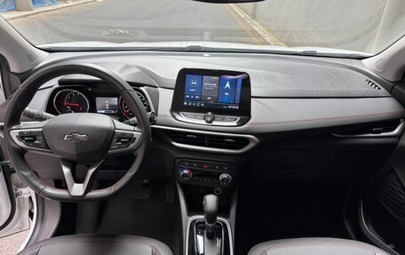 Chevrolet Tracker, 2022 год, 910 000 рублей, 5 фотография