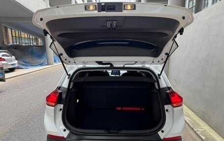 Chevrolet Tracker, 2022 год, 910 000 рублей, 13 фотография