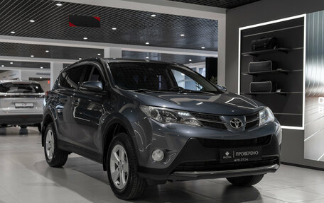 Toyota RAV4, 2013 год, 1 945 000 рублей, 2 фотография