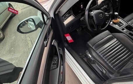 Volkswagen Passat B8 рестайлинг, 2019 год, 1 800 000 рублей, 1 фотография