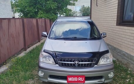 Toyota Nadia, 2002 год, 800 000 рублей, 2 фотография