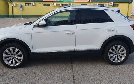 Volkswagen T-Roc I, 2021 год, 1 950 000 рублей, 3 фотография