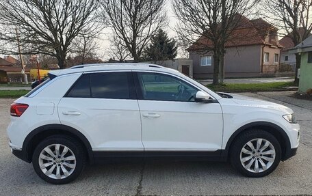 Volkswagen T-Roc I, 2021 год, 1 950 000 рублей, 2 фотография
