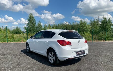 Opel Astra J, 2014 год, 798 000 рублей, 3 фотография