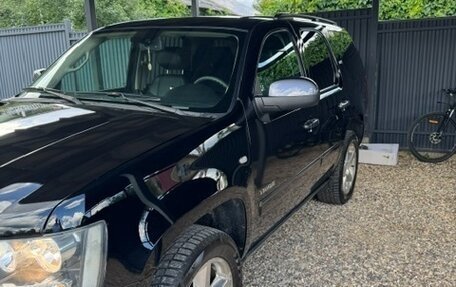 Chevrolet Tahoe III, 2013 год, 2 000 000 рублей, 2 фотография