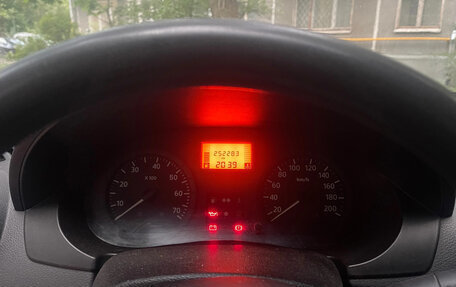 Renault Logan I, 2006 год, 290 000 рублей, 7 фотография