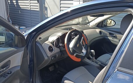 Chevrolet Cruze II, 2010 год, 690 000 рублей, 5 фотография