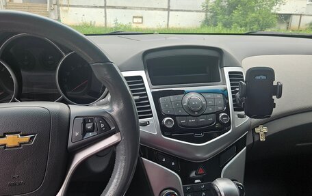 Chevrolet Cruze II, 2010 год, 600 000 рублей, 6 фотография