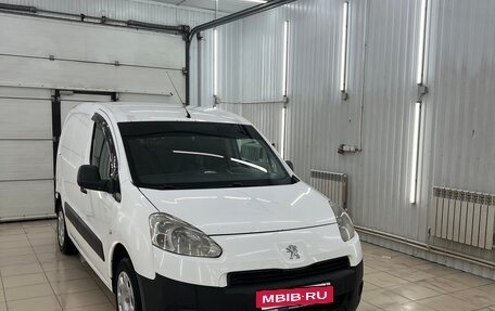 Peugeot Partner II рестайлинг 2, 2013 год, 529 000 рублей, 2 фотография
