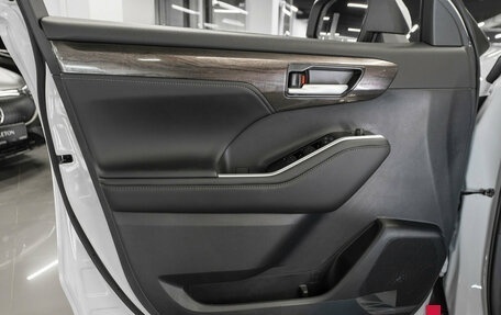 Toyota Highlander, 2026 год, 5 400 000 рублей, 24 фотография