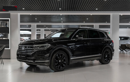 Volkswagen Touareg III, 2018 год, 4 200 000 рублей, 1 фотография