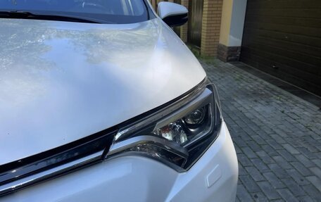 Toyota RAV4, 2015 год, 2 399 999 рублей, 9 фотография