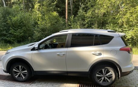Toyota RAV4, 2015 год, 2 399 999 рублей, 6 фотография