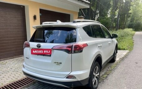 Toyota RAV4, 2015 год, 2 399 999 рублей, 3 фотография