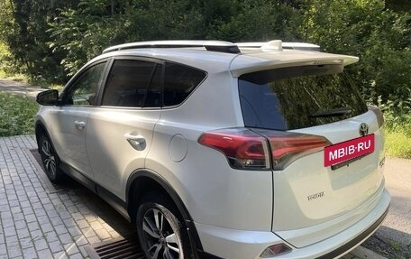 Toyota RAV4, 2015 год, 2 399 999 рублей, 5 фотография