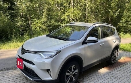 Toyota RAV4, 2015 год, 2 399 999 рублей, 7 фотография