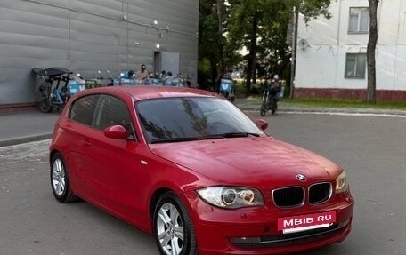 BMW 1 серия, 2008 год, 529 000 рублей, 2 фотография