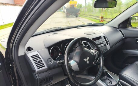 Mitsubishi Outlander III рестайлинг 3, 2011 год, 1 100 000 рублей, 20 фотография