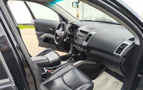 Mitsubishi Outlander III рестайлинг 3, 2011 год, 1 100 000 рублей, 18 фотография