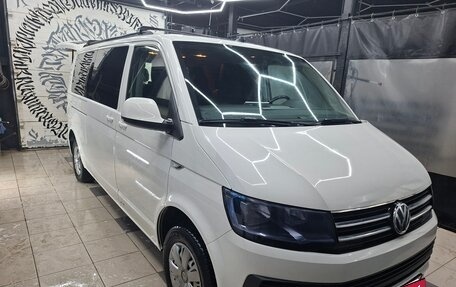Volkswagen Caravelle T6 рестайлинг, 2019 год, 2 550 000 рублей, 2 фотография