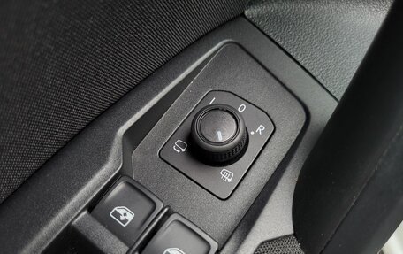 Volkswagen Tiguan II, 2021 год, 3 350 000 рублей, 15 фотография