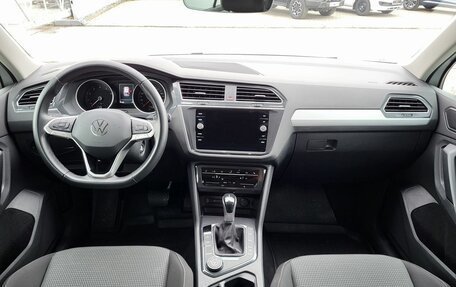 Volkswagen Tiguan II, 2021 год, 3 350 000 рублей, 16 фотография