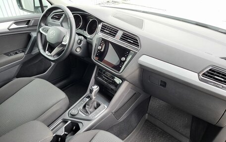 Volkswagen Tiguan II, 2021 год, 3 350 000 рублей, 29 фотография