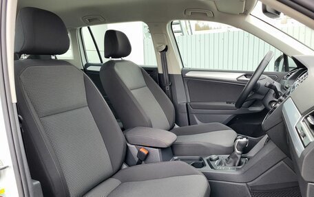 Volkswagen Tiguan II, 2021 год, 3 350 000 рублей, 30 фотография