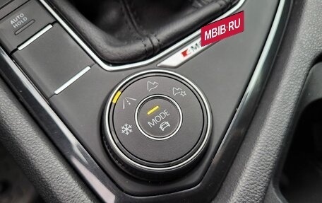 Volkswagen Tiguan II, 2021 год, 3 350 000 рублей, 26 фотография